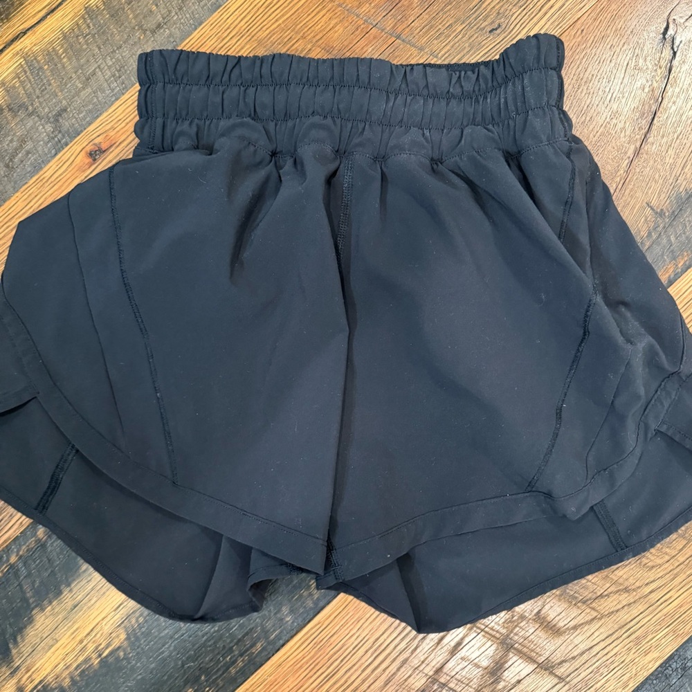 Lululemon sz 2 shorts black 4” inseam
